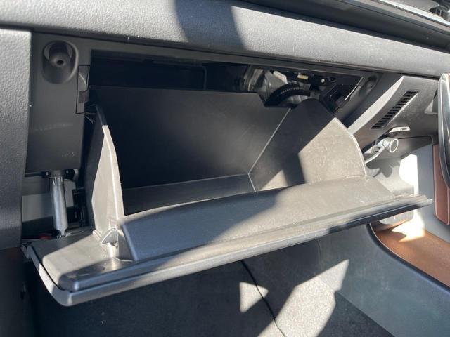 ＭＸ－３０ ベースグレード　衝突軽減装置　禁煙車　純正８．８インチナビ　全周囲カメラ　レーダークルーズ　ＥＴＣ　Ｂｌｕｅｔｏｏｔｈ　フルセグ　ドラレコ　前席シートヒーター　運転席パワーシート　ハーフレザーシート　レーンキープ（66枚目）