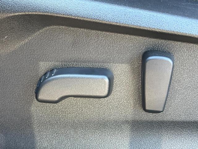 フォレスター アドバンス　４ＷＤ　衝突被害軽減システム　禁煙車　レーダークルーズ　寒冷地仕様　フロント・サイド・バックカメラ　ＥＴＣ　ドラレコ　全席シートヒーター　ハーフレザーシート　コーナーセンサー　スマートキー（8枚目）