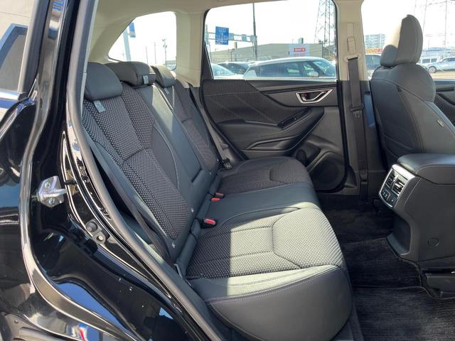 フォレスター アドバンス　４ＷＤ　衝突被害軽減システム　禁煙車　レーダークルーズ　寒冷地仕様　フロント・サイド・バックカメラ　ＥＴＣ　ドラレコ　全席シートヒーター　ハーフレザーシート　コーナーセンサー　スマートキー（10枚目）