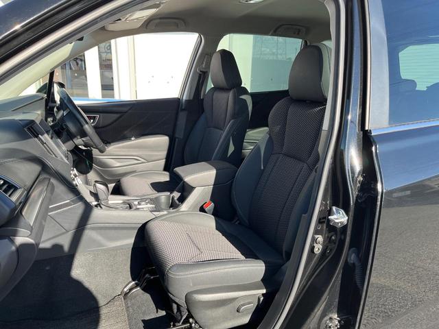 フォレスター アドバンス　４ＷＤ　衝突被害軽減システム　禁煙車　レーダークルーズ　寒冷地仕様　フロント・サイド・バックカメラ　ＥＴＣ　ドラレコ　全席シートヒーター　ハーフレザーシート　コーナーセンサー　スマートキー（49枚目）