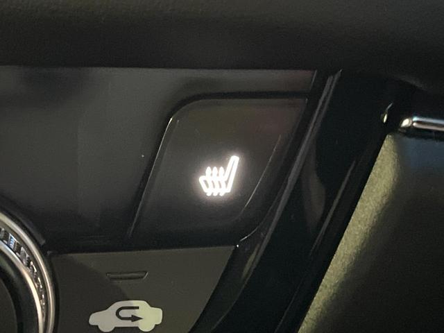 ヴェゼル ｅ：ＨＥＶ　Ｚ　登録済未使用車　衝突被害軽減システム　純正９インチナビ　全周囲カメラ　ＥＴＣ　電動リアゲート　ハーフレザーシート　ＬＥＤヘッド　コーナーセンサー　スマートキー　純正１８インチアルミ　オートハイビーム（7枚目）