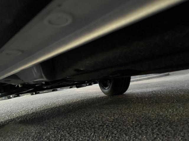 ヴェゼル ｅ：ＨＥＶ　Ｚ　登録済未使用車　衝突被害軽減システム　純正９インチナビ　全周囲カメラ　ＥＴＣ　電動リアゲート　ハーフレザーシート　ＬＥＤヘッド　コーナーセンサー　スマートキー　純正１８インチアルミ　オートハイビーム（23枚目）