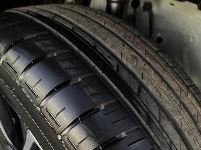 ヴェゼル ｅ：ＨＥＶ　Ｚ　登録済未使用車　衝突被害軽減システム　純正９インチナビ　全周囲カメラ　ＥＴＣ　電動リアゲート　ハーフレザーシート　ＬＥＤヘッド　コーナーセンサー　スマートキー　純正１８インチアルミ　オートハイビーム（30枚目）