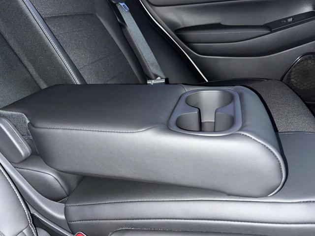 ヴェゼル ｅ：ＨＥＶ　Ｚ　登録済未使用車　衝突被害軽減システム　純正９インチナビ　全周囲カメラ　ＥＴＣ　電動リアゲート　ハーフレザーシート　ＬＥＤヘッド　コーナーセンサー　スマートキー　純正１８インチアルミ　オートハイビーム（48枚目）