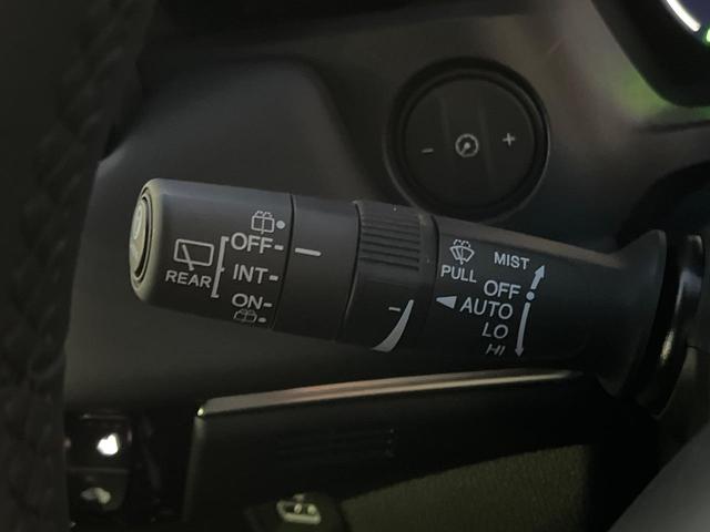 ヴェゼル ｅ：ＨＥＶ　Ｚ　登録済未使用車　衝突被害軽減システム　純正９インチナビ　全周囲カメラ　ＥＴＣ　電動リアゲート　ハーフレザーシート　ＬＥＤヘッド　コーナーセンサー　スマートキー　純正１８インチアルミ　オートハイビーム（57枚目）