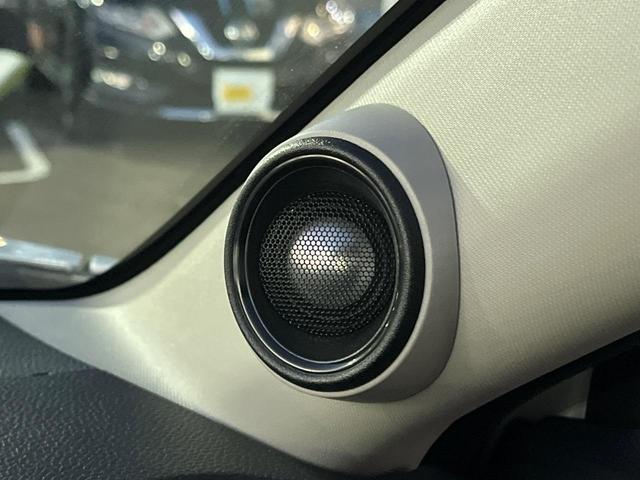 ヴェゼル ｅ：ＨＥＶ　Ｚ　登録済未使用車　衝突被害軽減システム　純正９インチナビ　全周囲カメラ　ＥＴＣ　電動リアゲート　ハーフレザーシート　ＬＥＤヘッド　コーナーセンサー　スマートキー　純正１８インチアルミ　オートハイビーム（67枚目）