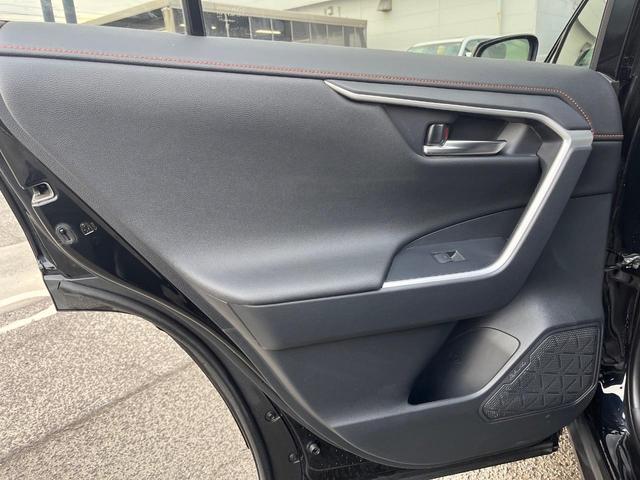 RAV4 アドベンチャー 4WD 衝突軽減装置 禁煙車 純正10.5型ディスプレーオーディオ 合皮シート レーダークルーズ バックカメラ ETC Bluetooth フルセグ ドラレコ 前席シートベンチレーション レーンキープ(41枚目)