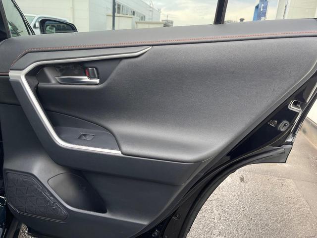 RAV4 アドベンチャー 4WD 衝突軽減装置 禁煙車 純正10.5型ディスプレーオーディオ 合皮シート レーダークルーズ バックカメラ ETC Bluetooth フルセグ ドラレコ 前席シートベンチレーション レーンキープ(42枚目)