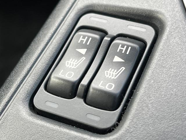 【前席シートヒーター】寒い日に重宝するシートヒーター！エアコンより早く温まってくれるので寒がりの人も安心ですね♪エアコンの温風は乾燥するから苦手、という方にもをおすすめです。