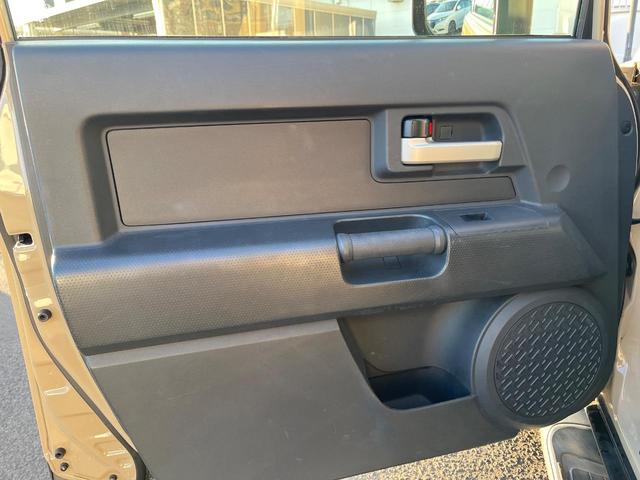 FJクルーザー オフロードパッケージ 4WD 禁煙車 バックカメラ ETC コーナーセンサー LEDヘッド オートライト ルーフレール DVD再生 地デジ SDナビ(37枚目)