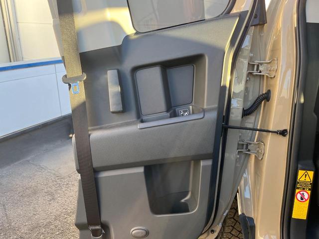 FJクルーザー オフロードパッケージ 4WD 禁煙車 バックカメラ ETC コーナーセンサー LEDヘッド オートライト ルーフレール DVD再生 地デジ SDナビ(39枚目)