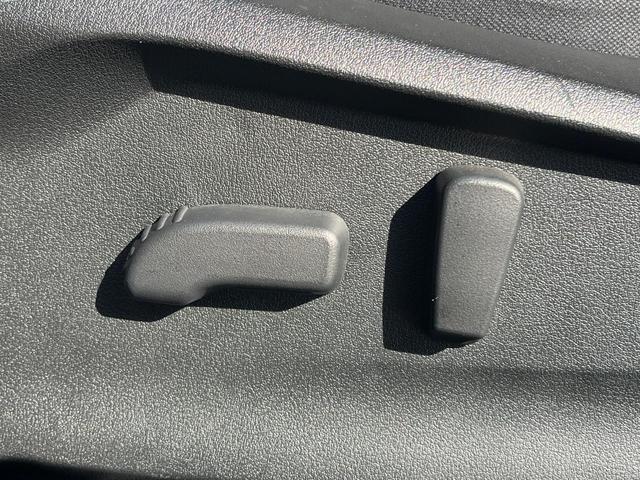 ＸＶ ２．０ｅ－Ｌ　アイサイト　スマートエディション　４ＷＤ　衝突軽減装置　禁煙車　純正ナビ　レーダークルーズ　バックカメラ　ＥＴＣ　Ｂｌｕｅｔｏｏｔｈ　フルセグ　前席シートヒーター　前席パワーシート　ＬＥＤヘッドライト　ＬＥＤフォグライト　レーンキープ（43枚目）