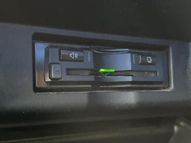 ハリアーハイブリッド プレミアム　サンルーフ　４ＷＤ　ＢＩＧ－Ｘ９型ナビ　衝突軽減装置　禁煙車　バックカメラ　ＥＴＣ　Ｂｌｕｅｔｏｏｔｈ　フルセグ　パワーバックドア　前席パワーシート　ハーフレザーシート　レーンキープ　ＬＥＤヘッドライ（6枚目）