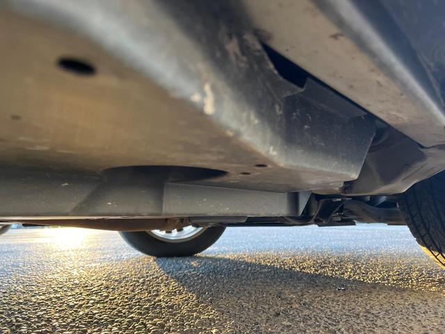 ハリアーハイブリッド プレミアム　サンルーフ　４ＷＤ　ＢＩＧ－Ｘ９型ナビ　衝突軽減装置　禁煙車　バックカメラ　ＥＴＣ　Ｂｌｕｅｔｏｏｔｈ　フルセグ　パワーバックドア　前席パワーシート　ハーフレザーシート　レーンキープ　ＬＥＤヘッドライ（24枚目）