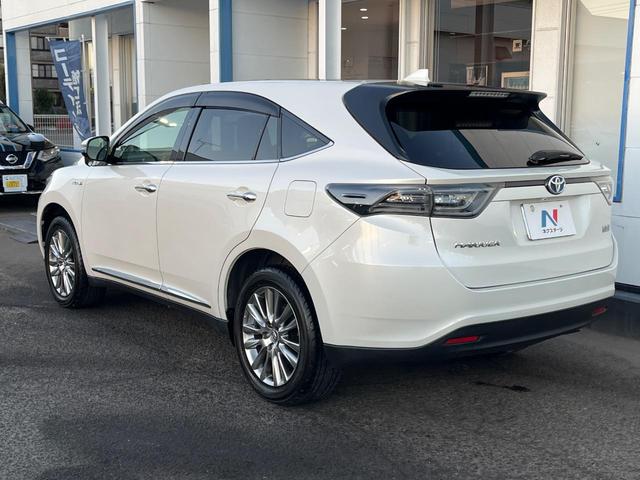 ハリアーハイブリッド プレミアム　サンルーフ　４ＷＤ　ＢＩＧ－Ｘ９型ナビ　衝突軽減装置　禁煙車　バックカメラ　ＥＴＣ　Ｂｌｕｅｔｏｏｔｈ　フルセグ　パワーバックドア　前席パワーシート　ハーフレザーシート　レーンキープ　ＬＥＤヘッドライ（30枚目）