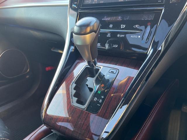 ハリアーハイブリッド プレミアム　サンルーフ　４ＷＤ　ＢＩＧ－Ｘ９型ナビ　衝突軽減装置　禁煙車　バックカメラ　ＥＴＣ　Ｂｌｕｅｔｏｏｔｈ　フルセグ　パワーバックドア　前席パワーシート　ハーフレザーシート　レーンキープ　ＬＥＤヘッドライ（41枚目）