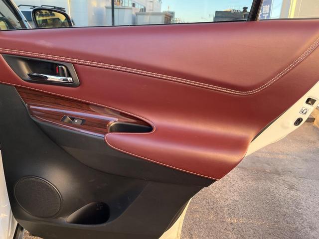 ハリアーハイブリッド プレミアム　サンルーフ　４ＷＤ　ＢＩＧ－Ｘ９型ナビ　衝突軽減装置　禁煙車　バックカメラ　ＥＴＣ　Ｂｌｕｅｔｏｏｔｈ　フルセグ　パワーバックドア　前席パワーシート　ハーフレザーシート　レーンキープ　ＬＥＤヘッドライ（55枚目）