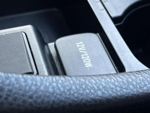 ハリアーハイブリッド プレミアム　サンルーフ　４ＷＤ　ＢＩＧ－Ｘ９型ナビ　衝突軽減装置　禁煙車　バックカメラ　ＥＴＣ　Ｂｌｕｅｔｏｏｔｈ　フルセグ　パワーバックドア　前席パワーシート　ハーフレザーシート　レーンキープ　ＬＥＤヘッドライ（68枚目）