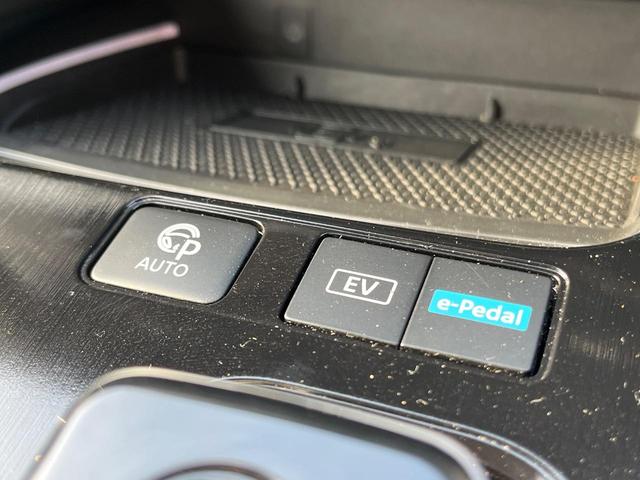 エクストレイル Ｇ　ｅ－４ＯＲＣＥ　４ＷＤ　衝突軽減装置　禁煙車　純正１２．３インチナビ　全周囲カメラ　本革シート　レーダークルーズ　ＥＴＣ　Ｂｌｕｅｔｏｏｔｈ　フルセグ　全席シートヒーター　パワーバックドア　デジタルインナーミラー（6枚目）