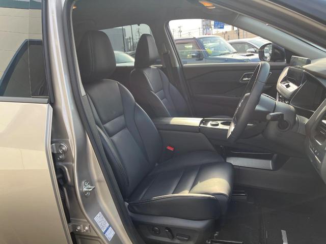 エクストレイル Ｇ　ｅ－４ＯＲＣＥ　４ＷＤ　衝突軽減装置　禁煙車　純正１２．３インチナビ　全周囲カメラ　本革シート　レーダークルーズ　ＥＴＣ　Ｂｌｕｅｔｏｏｔｈ　フルセグ　全席シートヒーター　パワーバックドア　デジタルインナーミラー（8枚目）