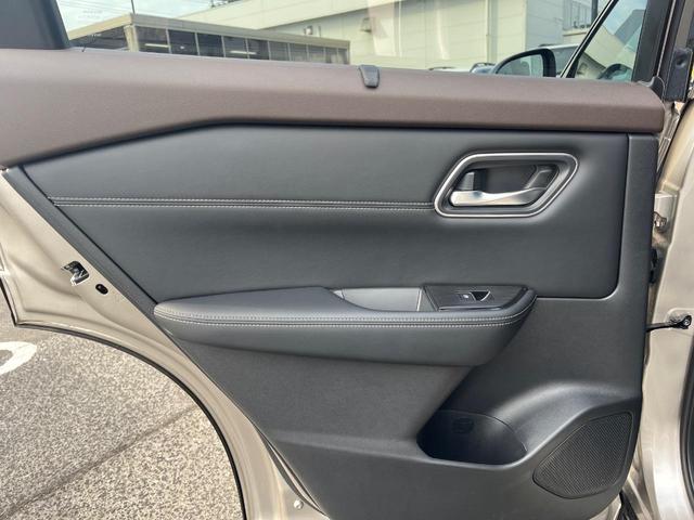 エクストレイル Ｇ　ｅ－４ＯＲＣＥ　４ＷＤ　衝突軽減装置　禁煙車　純正１２．３インチナビ　全周囲カメラ　本革シート　レーダークルーズ　ＥＴＣ　Ｂｌｕｅｔｏｏｔｈ　フルセグ　全席シートヒーター　パワーバックドア　デジタルインナーミラー（72枚目）