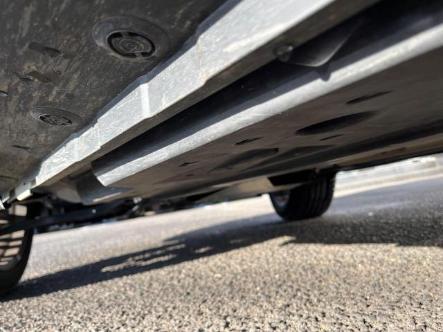 ヤリスクロス ハイブリッドＺ　衝突被害軽減システム　禁煙車　８型ディスプレイオーディオ　全周囲カメラ　レーダークルーズ　ドラレコ　ＥＴＣ　シートヒーター　パワーシート　ハーフレザーシート　ＬＥＤヘッド　コーナーセンサー（24枚目）