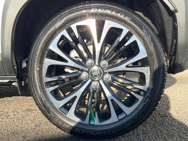 ヤリスクロス ハイブリッドＺ　衝突被害軽減システム　禁煙車　８型ディスプレイオーディオ　全周囲カメラ　レーダークルーズ　ドラレコ　ＥＴＣ　シートヒーター　パワーシート　ハーフレザーシート　ＬＥＤヘッド　コーナーセンサー（28枚目）