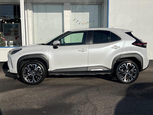 ヤリスクロス ハイブリッドＺ　衝突被害軽減システム　禁煙車　８型ディスプレイオーディオ　全周囲カメラ　レーダークルーズ　ドラレコ　ＥＴＣ　シートヒーター　パワーシート　ハーフレザーシート　ＬＥＤヘッド　コーナーセンサー（29枚目）