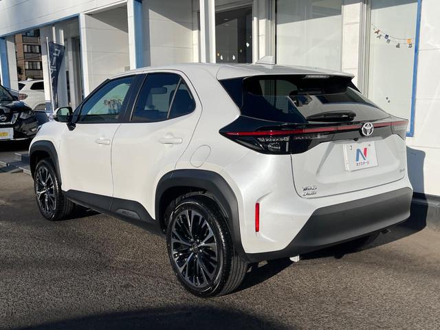 ヤリスクロス ハイブリッドＺ　衝突被害軽減システム　禁煙車　８型ディスプレイオーディオ　全周囲カメラ　レーダークルーズ　ドラレコ　ＥＴＣ　シートヒーター　パワーシート　ハーフレザーシート　ＬＥＤヘッド　コーナーセンサー（31枚目）