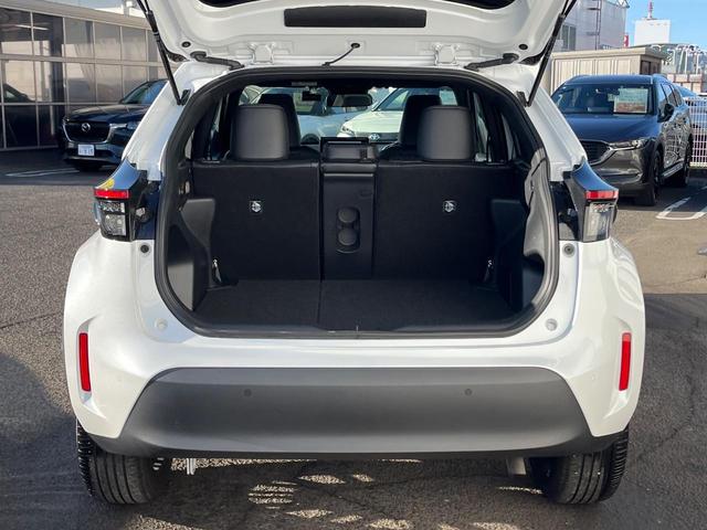 ヤリスクロス ハイブリッドＺ　衝突被害軽減システム　禁煙車　８型ディスプレイオーディオ　全周囲カメラ　レーダークルーズ　ドラレコ　ＥＴＣ　シートヒーター　パワーシート　ハーフレザーシート　ＬＥＤヘッド　コーナーセンサー（33枚目）