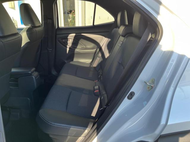 ヤリスクロス ハイブリッドＺ　衝突被害軽減システム　禁煙車　８型ディスプレイオーディオ　全周囲カメラ　レーダークルーズ　ドラレコ　ＥＴＣ　シートヒーター　パワーシート　ハーフレザーシート　ＬＥＤヘッド　コーナーセンサー（36枚目）