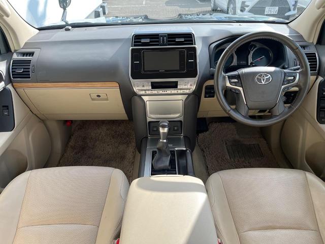 ランドクルーザープラド TX Lパッケージ サンルーフ 4WD 7人乗り 衝突軽減装置 禁煙車 本革シート レーダークルーズ 純正オプションアルミ バックカメラ ETC Bluetooth フルセグ ドラレコ 前席シートベンチレーション(2枚目)