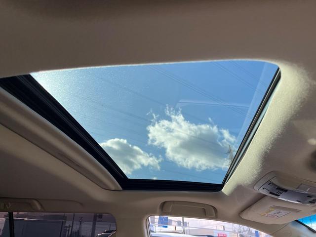 ランドクルーザープラド TX Lパッケージ サンルーフ 4WD 7人乗り 衝突軽減装置 禁煙車 本革シート レーダークルーズ 純正オプションアルミ バックカメラ ETC Bluetooth フルセグ ドラレコ 前席シートベンチレーション(3枚目)