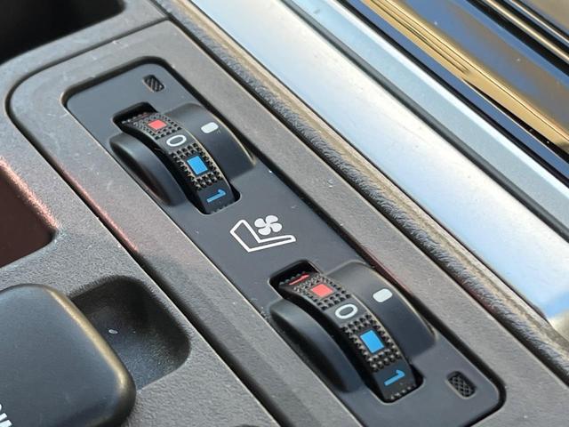 ランドクルーザープラド TX Lパッケージ サンルーフ 4WD 7人乗り 衝突軽減装置 禁煙車 本革シート レーダークルーズ 純正オプションアルミ バックカメラ ETC Bluetooth フルセグ ドラレコ 前席シートベンチレーション(4枚目)