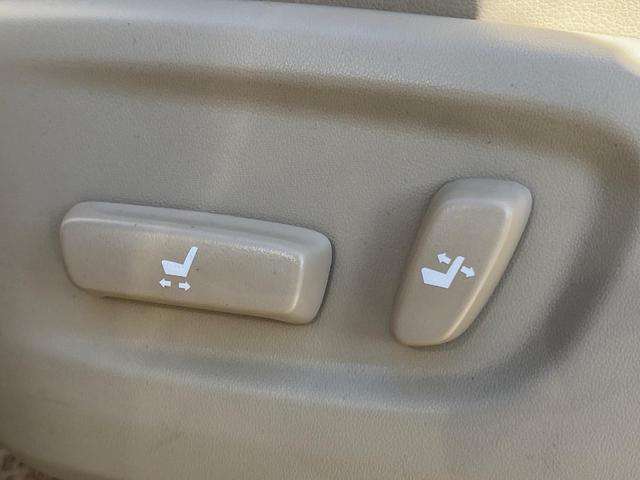 ランドクルーザープラド TX Lパッケージ サンルーフ 4WD 7人乗り 衝突軽減装置 禁煙車 本革シート レーダークルーズ 純正オプションアルミ バックカメラ ETC Bluetooth フルセグ ドラレコ 前席シートベンチレーション(28枚目)