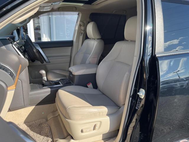 ランドクルーザープラド TX Lパッケージ サンルーフ 4WD 7人乗り 衝突軽減装置 禁煙車 本革シート レーダークルーズ 純正オプションアルミ バックカメラ ETC Bluetooth フルセグ ドラレコ 前席シートベンチレーション(34枚目)