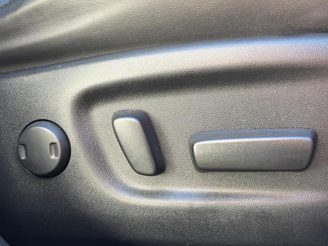 ハリアーハイブリッド プログレス　４ＷＤ　純正９型ナビ　全周囲カメラ　ＪＢＬサウンド　１００Ｖ電源　衝突被害軽減システム　レーダークルーズ　禁煙車　電動リアゲート　ハーフレザーシート　パワーシート　ドラレコ　コーナーセンサー（46枚目）