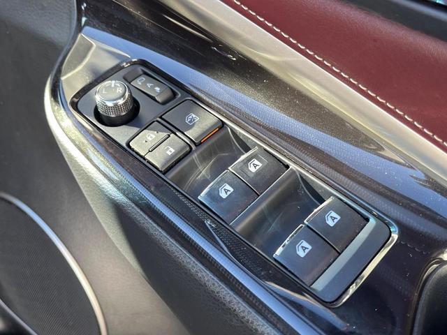 ハリアーハイブリッド プログレス　４ＷＤ　純正９型ナビ　全周囲カメラ　ＪＢＬサウンド　１００Ｖ電源　衝突被害軽減システム　レーダークルーズ　禁煙車　電動リアゲート　ハーフレザーシート　パワーシート　ドラレコ　コーナーセンサー（70枚目）