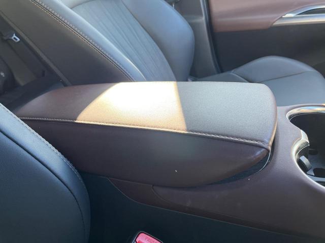 ハリアー Ｚ　衝突軽減装置　禁煙車　純正１２．３インチナビ　全周囲カメラ　ＪＢＬサウンドシステム　レーダークルーズ　ＥＴＣ　Ｂｌｕｅｔｏｏｔｈ　フルセグ　ドラレコ　パワーバックドア　デジタルインナーミラー（55枚目）