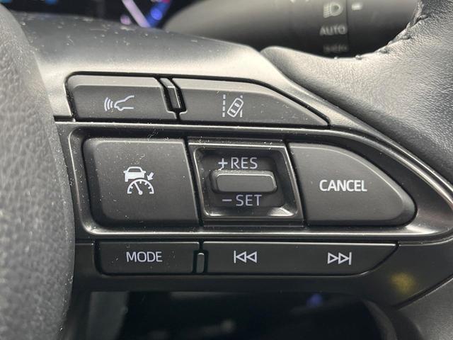 ヤリスクロス ハイブリッドＺ　モデリスタエアロ　全周囲カメラ　衝突被害軽減システム　レーダークルーズ　８インチディスプレイ　禁煙車　ハーフレザーシート　パワーシート　コーナーセンサー　シートヒーター　電動リアゲート　ＥＴＣ　ＬＥＤ（7枚目）