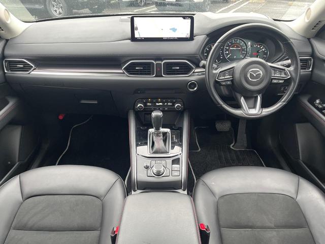 ＣＸ－５ ＸＤ　ブラックトーンエディション　ディーゼル（軽油）　衝突軽減装置　禁煙車　純正１０．２５型ナビ　全周囲カメラ　レーダークルーズ　ＥＴＣ　Ｂｌｕｅｔｏｏｔｈ　フルセグ　ドラレコ　シートヒーター　電動リアゲート　パワーシート　合皮レザー（2枚目）