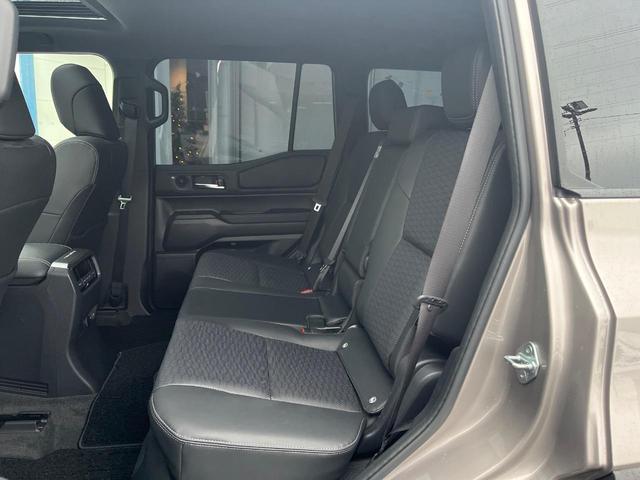 ランドクルーザー２５０ ＶＸ　丸目１眼ＬＥＤヘッドライト　ＪＢＬサウンド　サンルーフ　全周囲カメラ　デジタルインナーミラー　黒革シート　ベンチレーション　シートヒーター／ステアリングヒーター　７人乗り　パワーバックドア（39枚目）