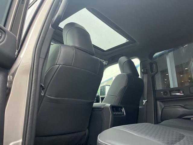 ランドクルーザー２５０ ＶＸ　丸目１眼ＬＥＤヘッドライト　ＪＢＬサウンド　サンルーフ　全周囲カメラ　デジタルインナーミラー　黒革シート　ベンチレーション　シートヒーター／ステアリングヒーター　７人乗り　パワーバックドア（41枚目）