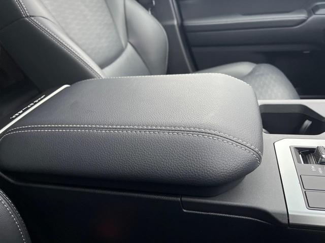 ランドクルーザー２５０ ＶＸ　丸目１眼ＬＥＤヘッドライト　ＪＢＬサウンド　サンルーフ　全周囲カメラ　デジタルインナーミラー　黒革シート　ベンチレーション　シートヒーター／ステアリングヒーター　７人乗り　パワーバックドア（61枚目）