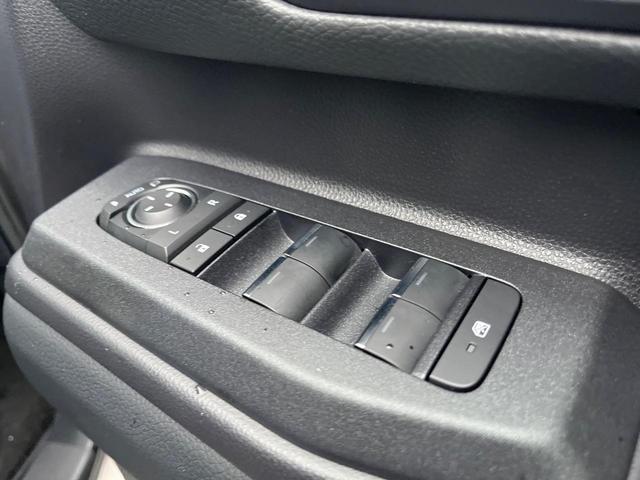 ランドクルーザー２５０ ＶＸ　丸目１眼ＬＥＤヘッドライト　ＪＢＬサウンド　サンルーフ　全周囲カメラ　デジタルインナーミラー　黒革シート　ベンチレーション　シートヒーター／ステアリングヒーター　７人乗り　パワーバックドア（67枚目）