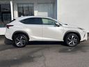 ＮＸ３００　バージョンＬ　サンルーフ　衝突軽減装置　禁煙車　純正１０．３インチナビ　全周囲カメラ　レザーシート　レーダークルーズ　ＥＴＣ　Ｂｌｕｅｔｏｏｔｈ　フルセグ　前席シートベンチレーション　後席シートヒーター　クルコン（33枚目）