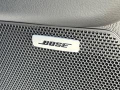 【ＢＯＳＥサウンドシステム】メーカーオプションの高品位サウンドシステムを搭載。専用のチューニングが施された大小様々なスピーカーから良質なサウンドが奏でられ、臨場感あふれる音響空間を演出します。 5