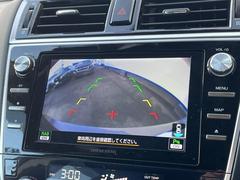 【バックカメラ】駐車時に後方がリアルタイム映像で確認できます。大型商業施設や立体駐車場での駐車時や、夜間のバック時に大活躍！運転スキルに関わらず、今や必須となった装備のひとつです！ 5