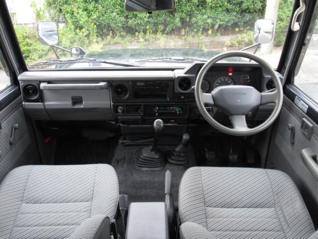 ランドクルーザー７０ ＬＸ５速マニュアルリフトアップ　新品ＢＦタイヤ　新品ホイール　新品ＢＦグッドリッチオールテレーンタイヤ　新品トヨタ輸出用ホイール　新品ブラック純正バンパー　新品ブラックｙクグリル　新品リアスモーク　新品シャックル　新品シャックルブッシュ　希少５速マニュアル（15枚目）