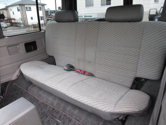 ランドクルーザー７０ ＬＸ５速マニュアルリフトアップ　新品ＢＦタイヤ　新品ホイール　新品ＢＦグッドリッチオールテレーンタイヤ　新品トヨタ輸出用ホイール　新品ブラック純正バンパー　新品ブラックｙクグリル　新品リアスモーク　新品シャックル　新品シャックルブッシュ　希少５速マニュアル（17枚目）